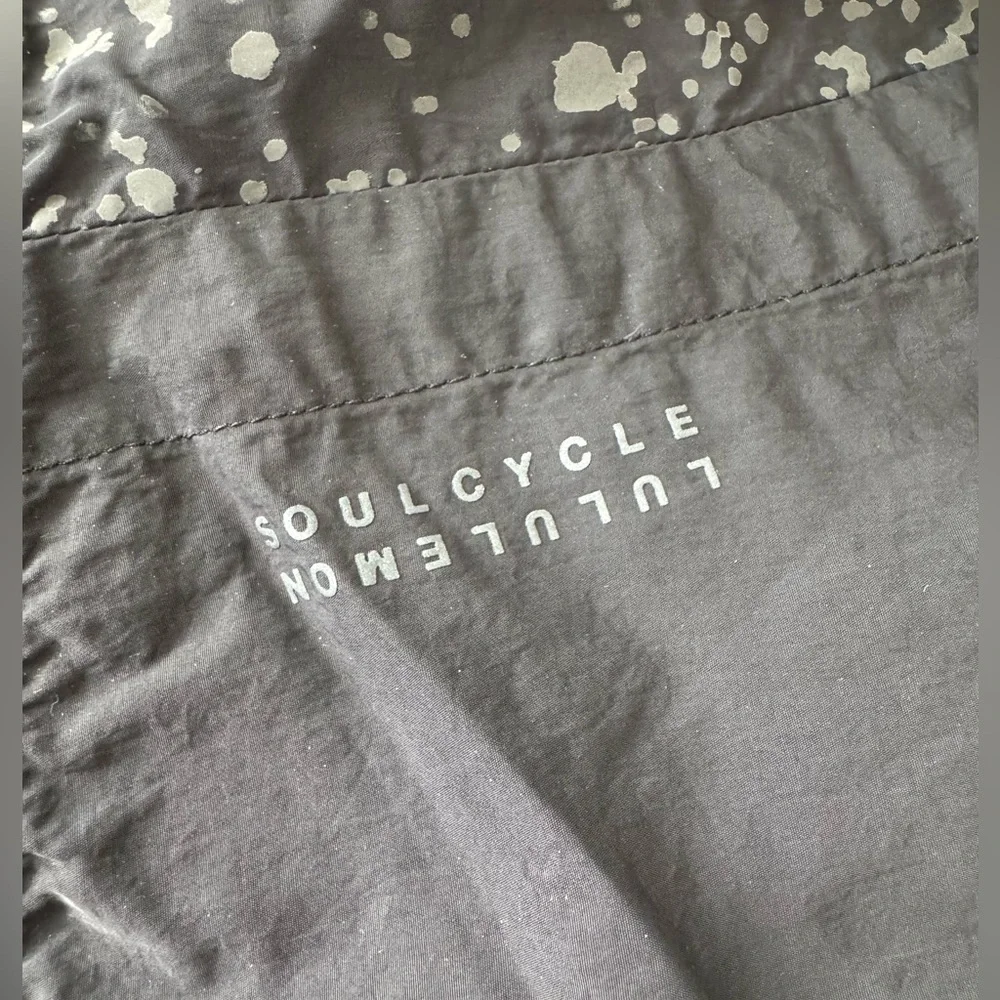Limited Edition Lululemon collaboration with Soulcycle Size L/M Like New - Picture 12 of 15